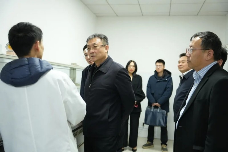 山東省供銷(xiāo)合作社聯(lián)合社黨組書(shū)記、理事會(huì)主任張傳忠一行蒞臨公司調(diào)研交流