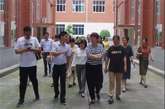 中國(guó)人民大學(xué)茶道哲學(xué)研究所湖南茶文化考察團(tuán)一行赴集團(tuán)白沙溪茶廠、益陽茶廠、君山茶業(yè)考察調(diào)研
